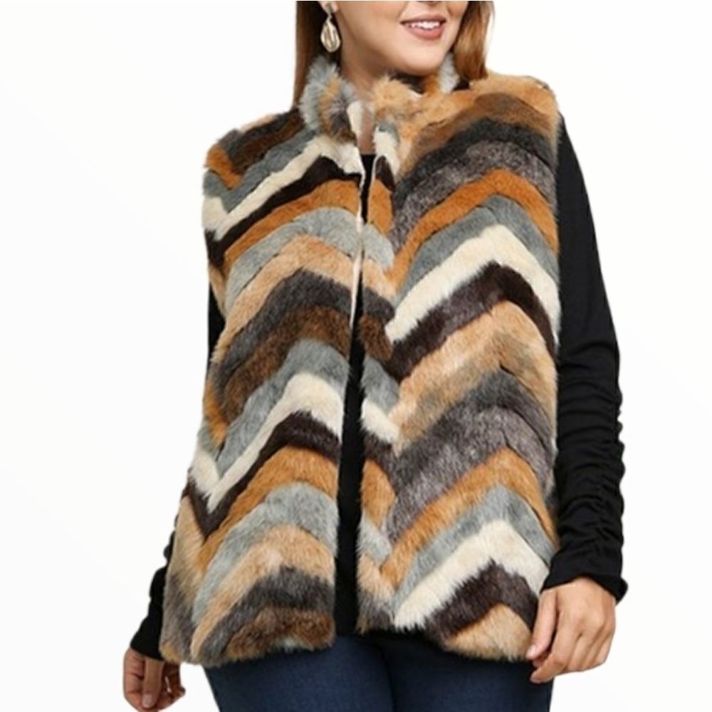 UMGEE FAUX FUR AND FLEECE VEST SZ. SMALL